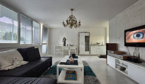 Eladó 3 szobás lakás, 3 szobás lakás, Trieda SNP, Košice - Západ, Szlo