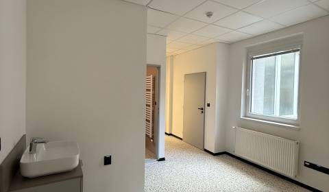 Kiadó Irodahelység, Irodahelység, Dunajská, Komárno, Szlovákia