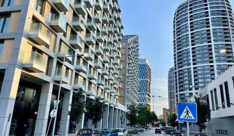 Eladó 3 szobás lakás, 3 szobás lakás, Bottova, Bratislava - Staré Mest