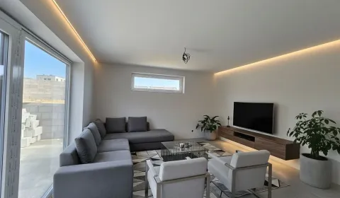 Eladó Családi ház, Családi ház, Hlohovec, Szlovákia