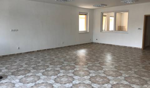 Kiadó Üzlethelység, Üzlethelység, Jesenského, Pezinok, Szlovákia