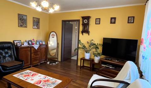 Eladó 3 szobás lakás, 3 szobás lakás, Odborárov, Komárno, Szlovákia