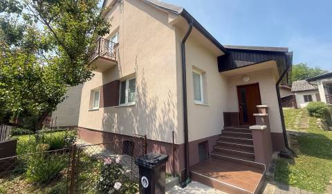 Eladó Családi ház, Családi ház, Záskalie, Púchov, Szlovákia