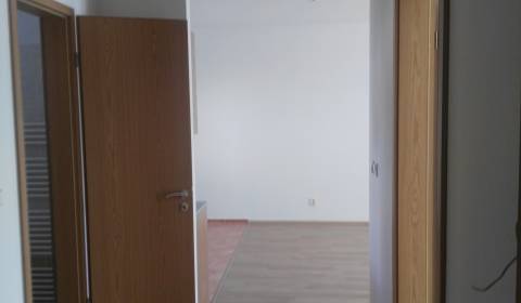 Eladó 3 szobás lakás, 3 szobás lakás, Biely Kostol, Trnava, Szlovákia