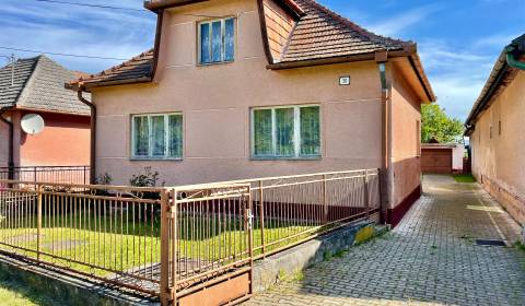 Eladó Családi ház, Családi ház, Bánovce nad Bebravou, Szlovákia