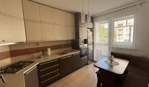 Eladó 3 szobás lakás, 3 szobás lakás, Lanškrounská, Kežmarok, Szlováki