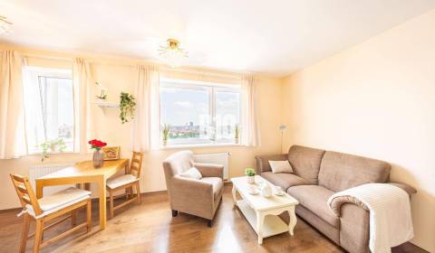Eladó 3 szobás lakás, 3 szobás lakás, Svätovavrinecká, Bratislava III,