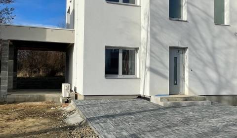 Eladó Családi ház, Családi ház, Michalovce, Szlovákia