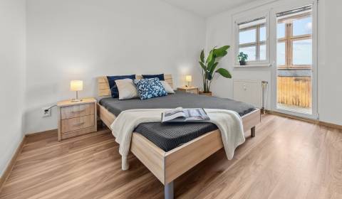 Eladó 3 szobás lakás, 3 szobás lakás, Na pasekách, Bratislava - Rača,