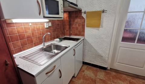 Kiadó 2 szobás lakás, 2 szobás lakás, Mozartova, Bratislava - Staré Me