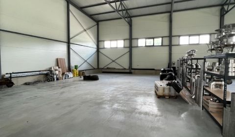 Kiadó Raktárak és ipari épületek, Raktárak és ipari épületek, Žilina, 