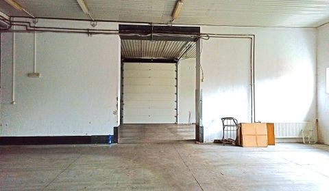 Kiadó Raktárak és ipari épületek, Ilava, Szlovákia