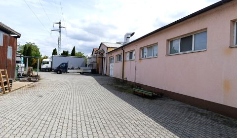 Raktárak és ipari épületek, Ilava