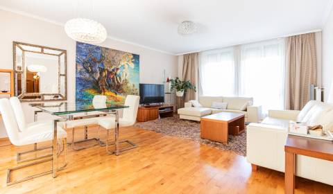 Kiadó 3 szobás lakás, 3 szobás lakás, Zámocká, Bratislava - Staré Mest