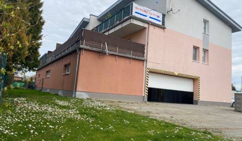 Eladó 4 szobás lakás, 4 szobás lakás, Dúhova, Senec, Szlovákia