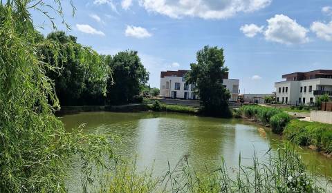 Eladó 3 szobás lakás, 3 szobás lakás, Vtáčia, Senec, Szlovákia