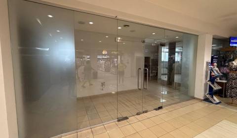 Kiadó Üzlethelység, Üzlethelység, 1. mája, Poprad, Szlovákia