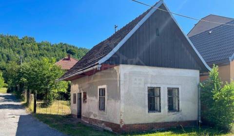 Eladó Családi ház, Családi ház, Banská Bystrica, Szlovákia