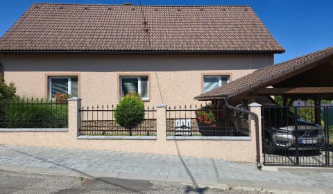 Eladó Családi ház, Családi ház, Trenčianske Jastrabie, Trenčín, Szlová