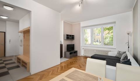 Eladó 3 szobás lakás, 3 szobás lakás, Karadžičova, Bratislava - Staré 