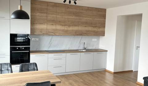 Kiadó 3 szobás lakás, 3 szobás lakás, Alvinczyho, Košice - Staré Mesto