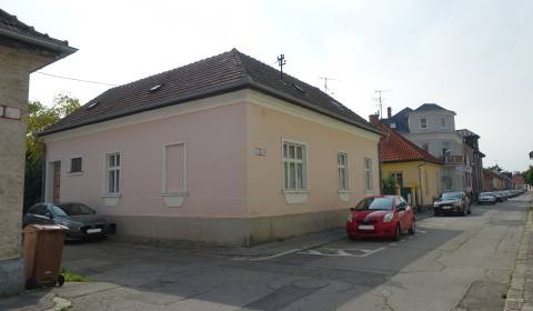 Eladó Családi ház, Családi ház, Hviezdoslavova, Piešťany, Szlovákia