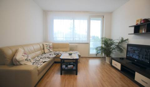 Eladó 3 szobás lakás, 3 szobás lakás, Na Revíne, Bratislava - Nové Mes