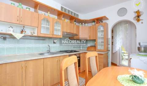 Eladó 3 szobás lakás, Považská Bystrica, Szlovákia