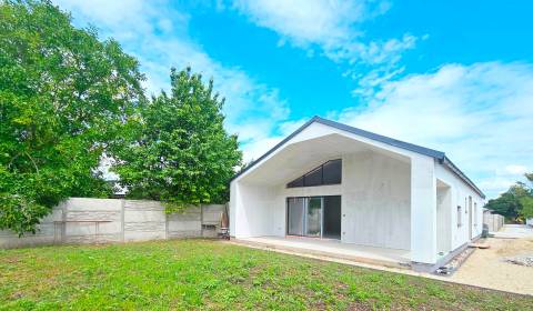 Eladó Családi ház, Családi ház, Mičurínska, Dunajská Streda, Szlovákia