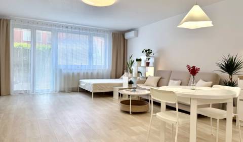 Kiadó 1 szobás lakás, 1 szobás lakás, Na križovatkách, Bratislava - Ru