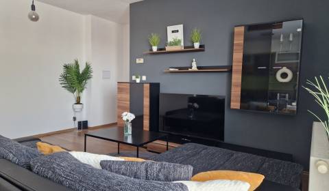 Kiadó 2 szobás lakás, 2 szobás lakás, Kvetná, Senec, Szlovákia