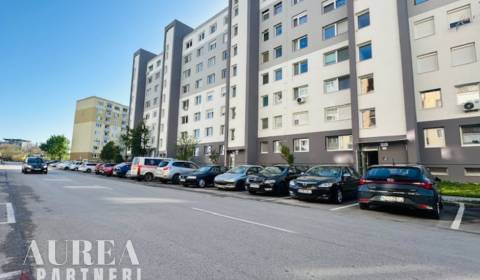 Eladó 3 szobás lakás, 3 szobás lakás, T.Vansovej, Nové Zámky, Szlováki