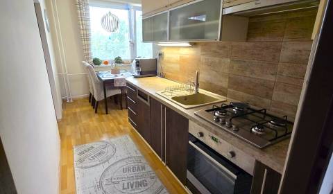 Eladó 4 szobás lakás, 4 szobás lakás, Mukačevská, Prešov, Szlovákia