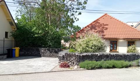 Új építésű, modern családi ház eladó Biely Kostolban