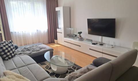 Eladó 3 szobás lakás, 3 szobás lakás, Banská Bystrica, Szlovákia
