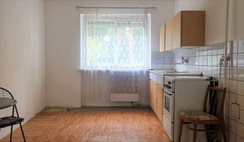 Eladó 2 szobás lakás, 2 szobás lakás, Svätoplukova, Bratislava - Ružin