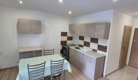 Kiadó 1 szobás lakás, 1 szobás lakás, Nové Zámky, Szlovákia