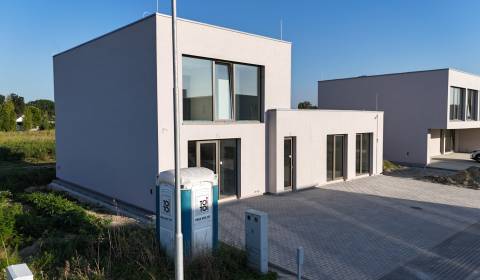 Eladó Családi ház, Családi ház, Récka, Senec, Szlovákia