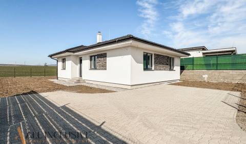 Eladó Családi ház, Családi ház, Topoľčany, Szlovákia