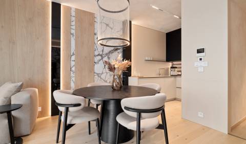 Kiadó 3 szobás lakás, 3 szobás lakás, Bratislava - Staré Mesto, Szlová