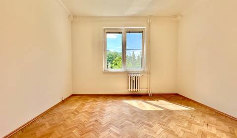 Eladó 3 szobás lakás, 3 szobás lakás, Mesačná, Bratislava - Ružinov, S