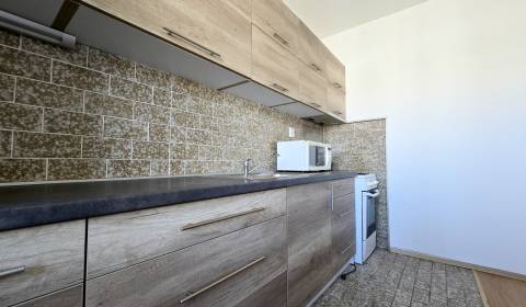 Eladó 3 szobás lakás, 3 szobás lakás, Krásnohorská, Bratislava - Petrž