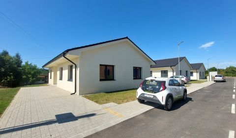 Eladó Családi ház, Családi ház, Zlaté Moravce, Szlovákia