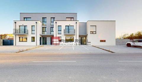 Eladó Családi ház, Családi ház, Bottova, Senec, Szlovákia