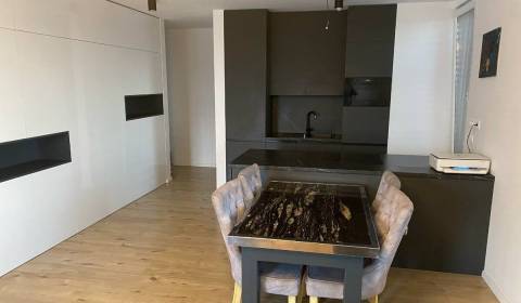 Eladó 3 szobás lakás, 3 szobás lakás, Zuzany Chalupovej, Bratislava -