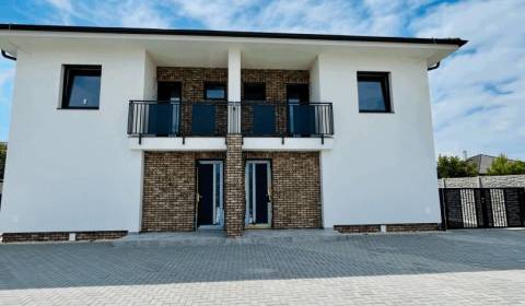 Eladó 3 szobás lakás, 3 szobás lakás, Dunajská Streda, Szlovákia