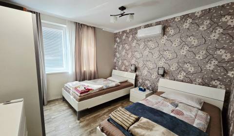 Eladó Családi ház, Családi ház, Osušiny, Piešťany, Szlovákia