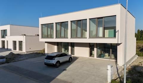 Eladó Családi ház, Családi ház, Récka, Senec, Szlovákia