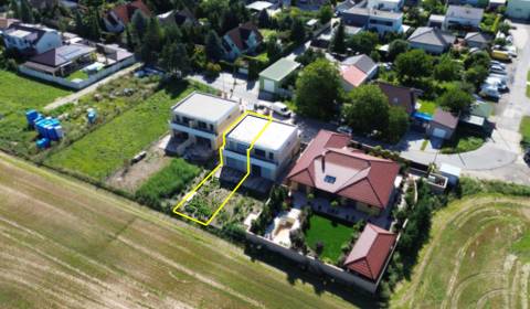 Eladó Családi ház, Családi ház, Kožušnícka, Bratislava - Jarovce, Szlo