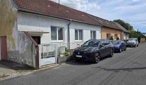 Eladó Családi ház, Családi ház, Izbická, Nové Mesto nad Váhom, Szlovák